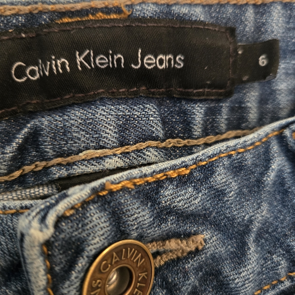 Calvin Klein Women's Denim Crop Jeans - Picture 3 of 4